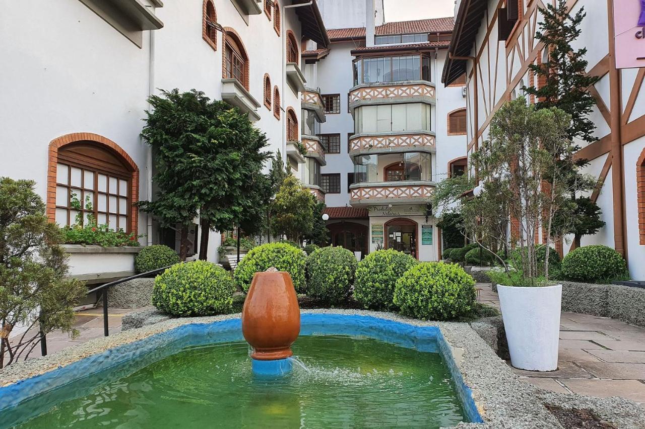 4 quartos, 4 banheiros, 150m da Rua Coberta Gramado Exterior foto
